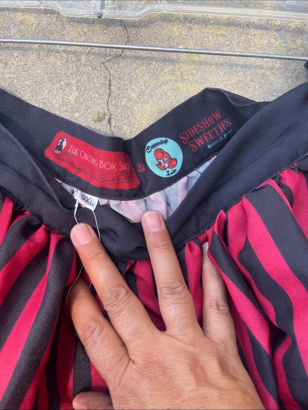 Striped Goth Side Show Graphic Circle Skirt in Red, Black & Teal Sz 3XL - Picture 4 of 7